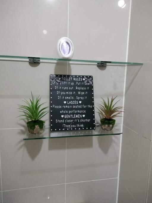 Cubao Manhattan Heights, Unit 8Bc Tower B, 1 Br Manila Exterior foto