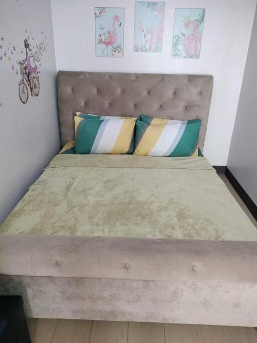 Cubao Manhattan Heights, Unit 8Bc Tower B, 1 Br Manila Exterior foto