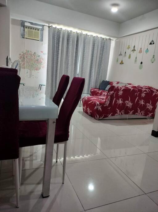Cubao Manhattan Heights, Unit 8Bc Tower B, 1 Br Manila Exterior foto