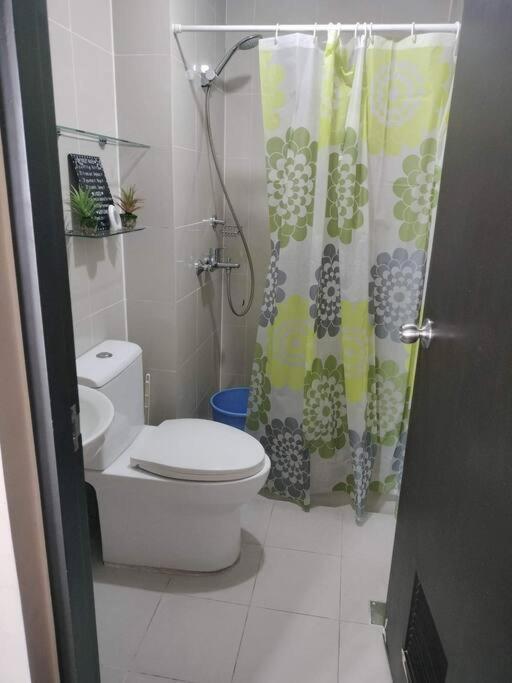 Cubao Manhattan Heights, Unit 8Bc Tower B, 1 Br Manila Exterior foto